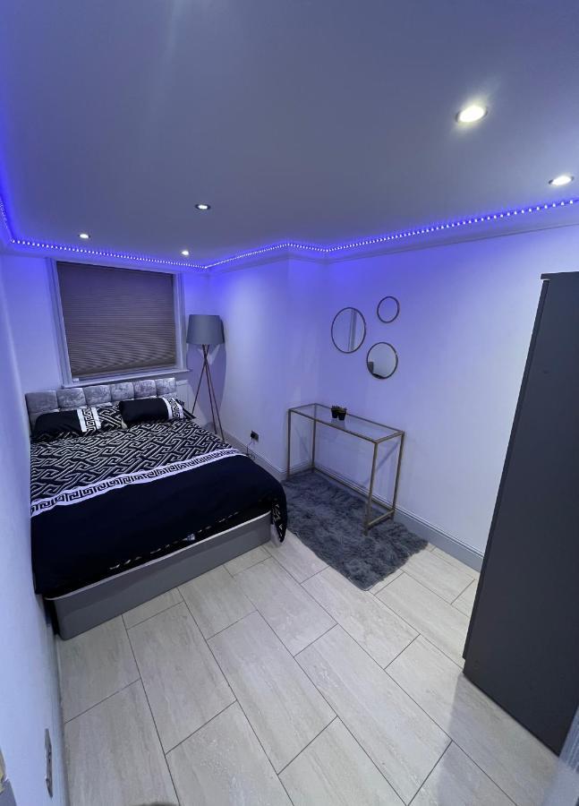 Cosy Serviced 1 Bedroom Apartment In Londra Exterior foto